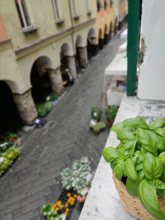 Vista Sul Carruggio, Centro Storico Di Chiavari Exterior foto